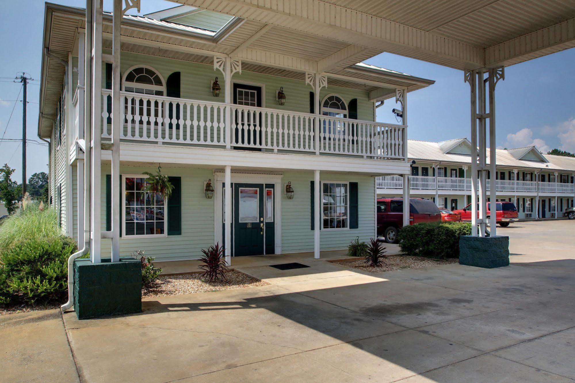 Key West Inn - Childersburg Exteriör bild